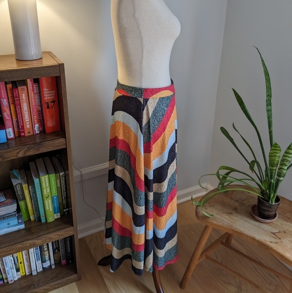 Zig Zag Skirt | Flowy | Midi | Blue, Orange, Red, Green, Beige | Size 6 or 8 - Picture 2 of 7
